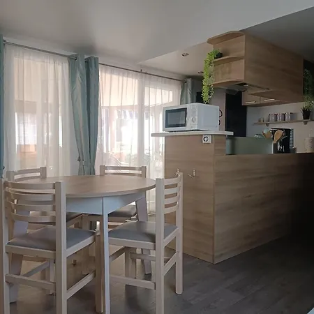 Mobil-home Campsite *